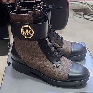Brand New Brown Micheal Kohrs High Ankle Boots laceup w Velcro top strap Size 10